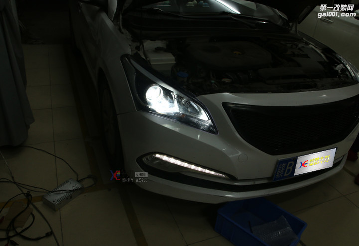 现代名图到广州炫酷车灯升级改装双光透镜