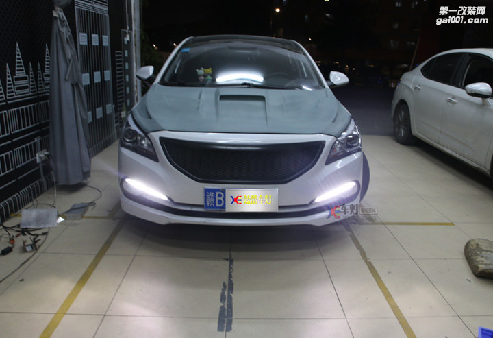 现代名图到广州炫酷车灯升级改装双光透镜