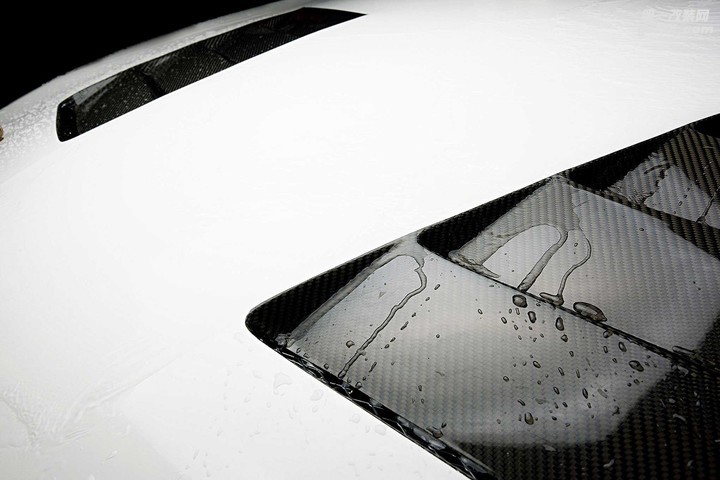 2012-volkswagen-scirocco-hood-vents.jpg