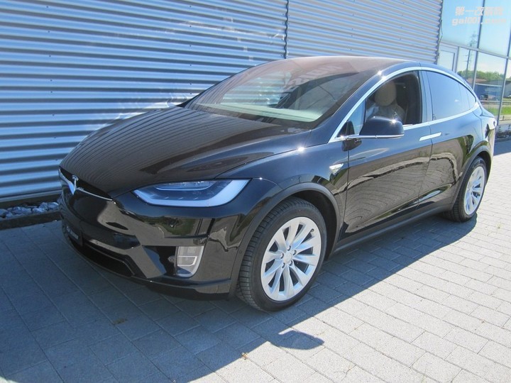 fab-design-releases-model-x-body-kit-the-suv-still-looks-bad-resembles-a-ford_3.jpg