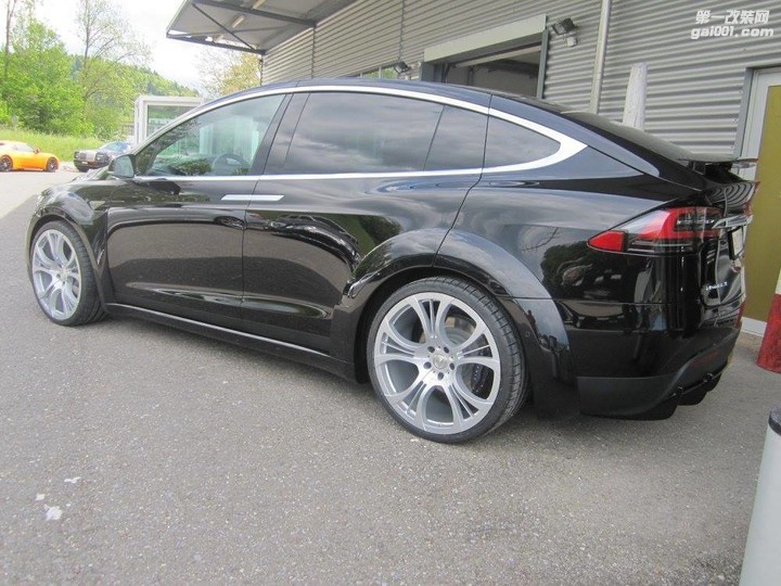 fab-design-releases-model-x-body-kit-the-suv-still-looks-bad-resembles-a-ford_5.jpg