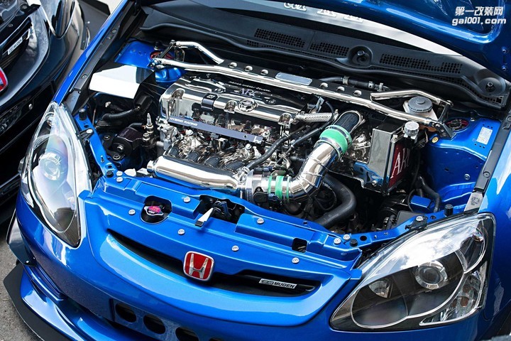 2005-honda-civic-si-k24a2-engine.jpg