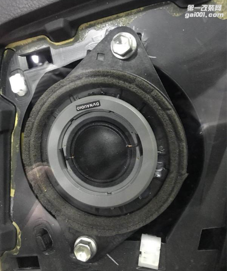 厦门汽车音响改装，雷克萨斯ES300音响升级丹拿S232