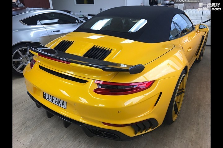 topcar-carbon-2017-porsche-911-turbo-s-cabriolet-is-the-german-bumblebee_5.jpg
