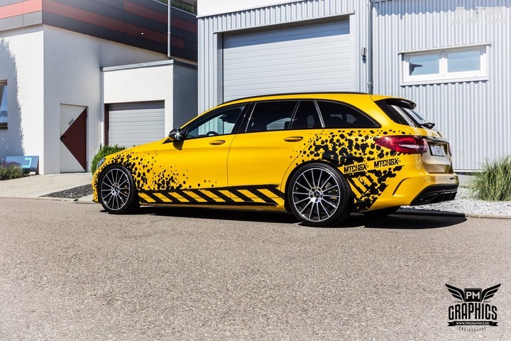 mercedes-c450-amg-yellow-taxi-vs-c43-in-silky-blue-wrap-battle_6.jpg
