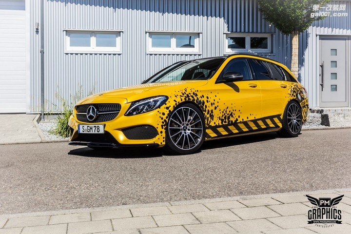 mercedes-c450-amg-yellow-taxi-vs-c43-in-silky-blue-wrap-battle_7.jpg