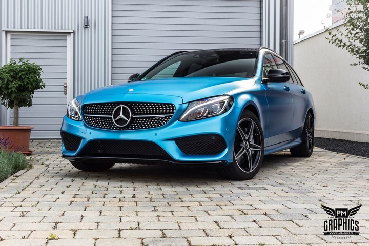 mercedes-c450-amg-yellow-taxi-vs-c43-in-silky-blue-wrap-battle_14.jpg
