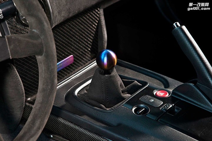 2001-honda-s2000-arc-titanium-shift-knob.jpg