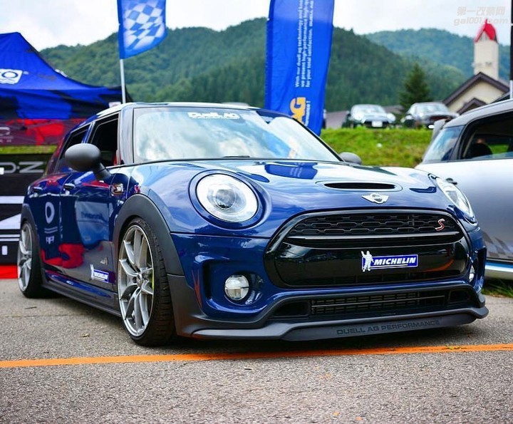 mini-clubman-gets-amg-exhaust-and-body-kit-in-japanese-tuning-project_1.jpg