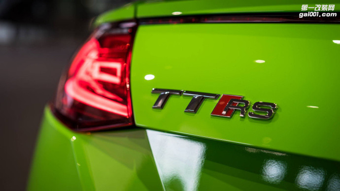 奥迪TT RS拥有绿色车身颜色你能HOLD吗？