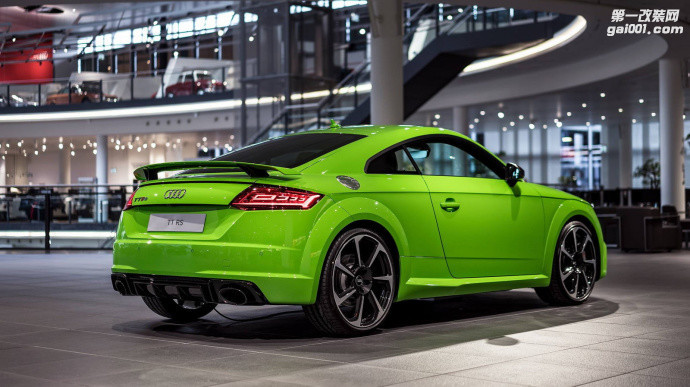 奥迪TT RS拥有绿色车身颜色你能HOLD吗？