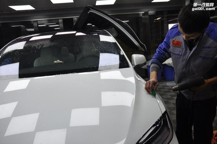 武汉先驱梦工厂特斯拉model x贴xpel隐形车衣透明保护膜