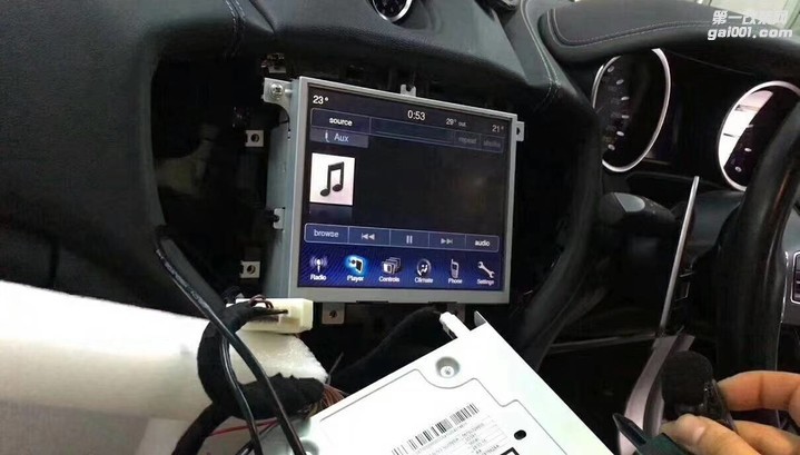玛莎拉蒂吉博力改装Carplay手机互联