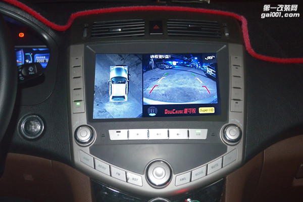比亚迪S6改装道可视360度全景行车记录仪作业