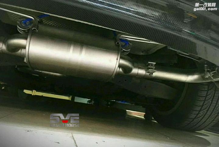 奥迪TT升级中尾段双出四出可变阀门跑车音排气系统