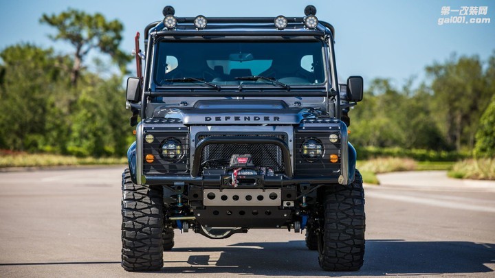 project-viper-is-a-285000-defender-with-an-ls3-built-in-florida_2.jpg