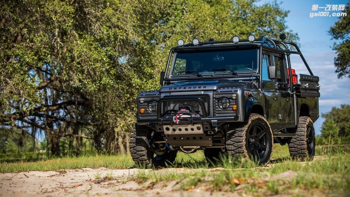 project-viper-is-a-285000-defender-with-an-ls3-built-in-florida_8.jpg