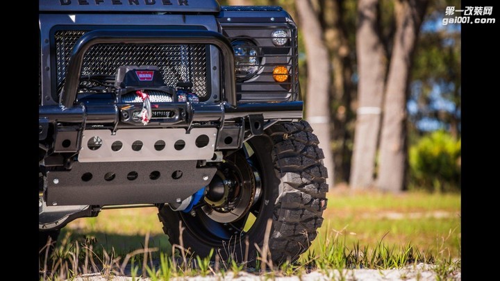 project-viper-is-a-285000-defender-with-an-ls3-built-in-florida_9.jpg