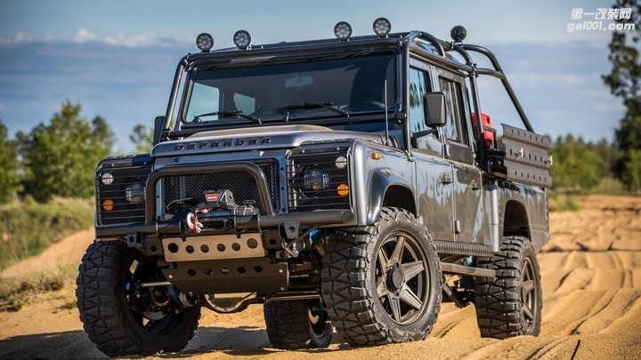 project-viper-is-a-285000-defender-with-an-ls3-built-in-florida_14.jpg