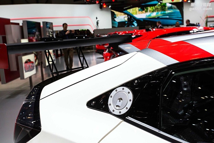 jas-motorsports-civic-type-r-fuel-filler-door.jpg