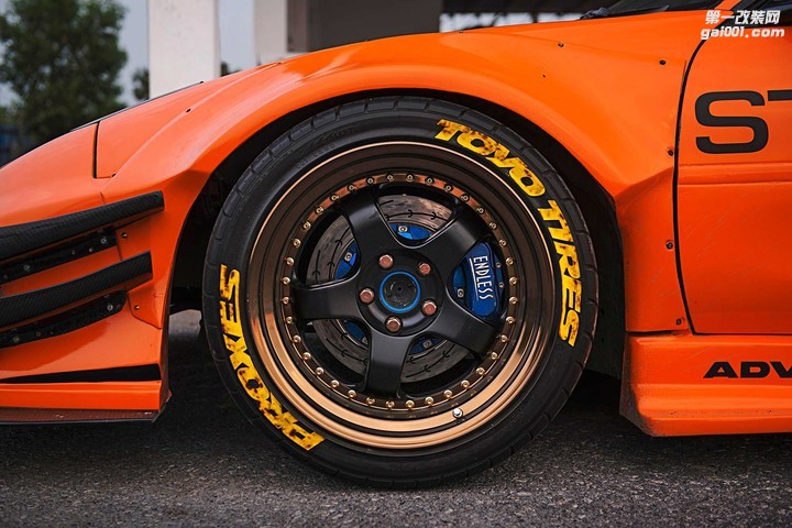 008-1992-toyota-mr2-work-s1-wheel.jpg