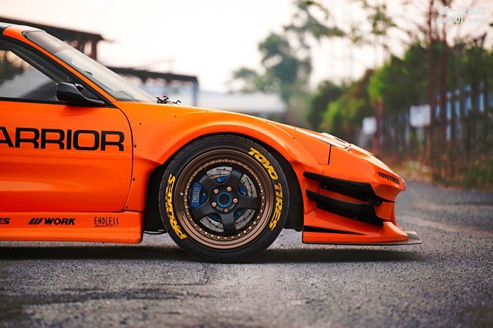 1992-toyota-mr2-toyo-r1r-tire.jpg