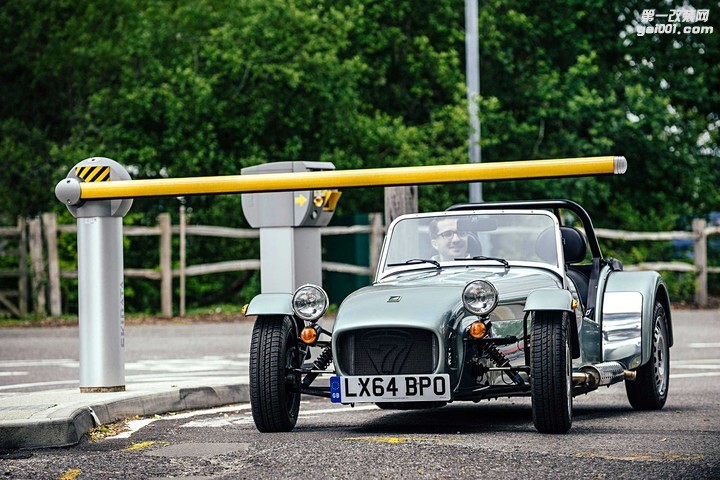 2017-caterham-seven-160s-front.jpg