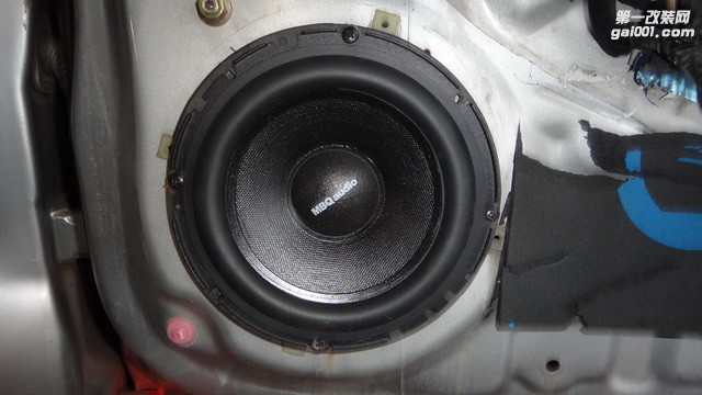 5MBQ RS-160C中低音安装在原车位.JPG
