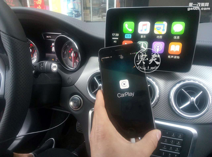 深圳骚红奔驰GLA改装超清360全景行车记录仪+Carplay