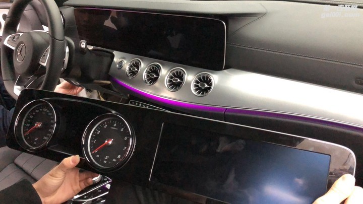 2017款奔驰E200轿跑机械仪表改液晶仪表小柏林音响东莞常平