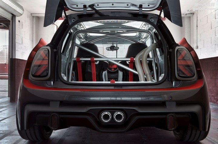 mini-john-cooper-works-gp-concept-rear-view-and-cargo-area.jpg