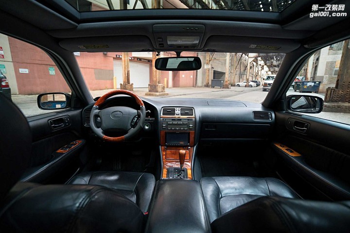 2000-lexus-ls400-interior.jpg
