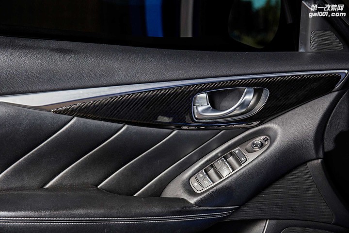 2014-infiniti-q50-custom-carbon-fiber-interior-panel.jpg