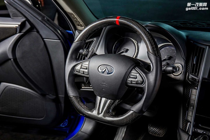 2014-infiniti-q50-custom-carbon-fiber-steering-wheel.jpg