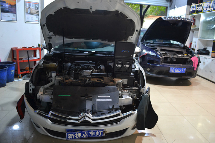 重庆奔驰GLK原车亮度不够改装新科技米石LED