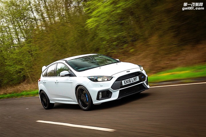 mountune-m400-upgrade-turns-ford-focus-rs-into-an-uber-hatchback_5.jpg