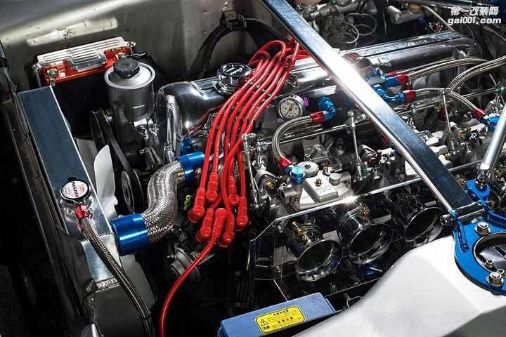 1971-nissan-skyline-2000-gt-x-mikuni-carbs.jpg