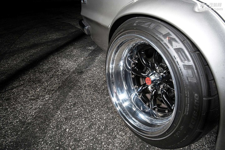 1971-nissan-skyline-2000-gt-x-over-fender.jpg