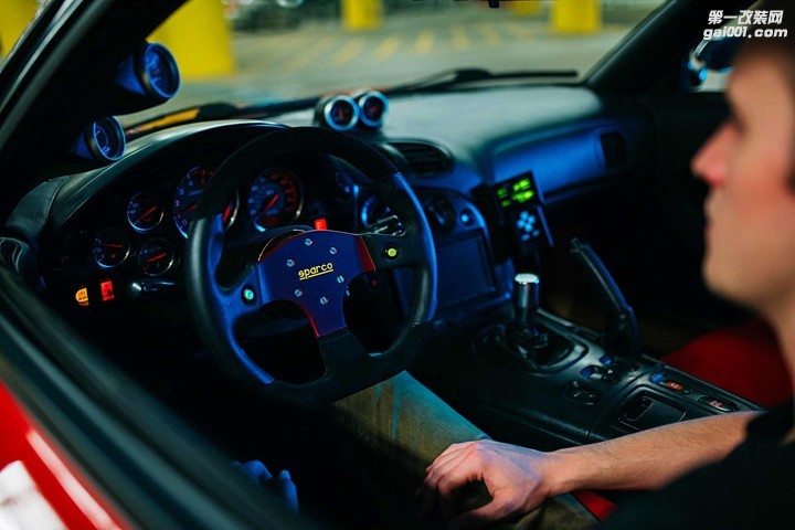 1993-mazda-rx7-sparco-steering-wheel (1).jpg