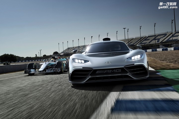 mercedes-amg-project-one-front-view-in-motion-02.jpg