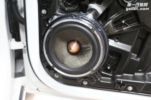 有点烧沃尔沃XC90音响升级广州车元素汽车音响改装隔音降噪