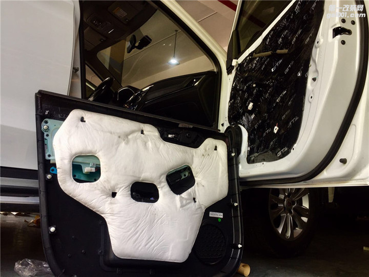 温州左声道荣威RX5汽车隔音改装优化升级