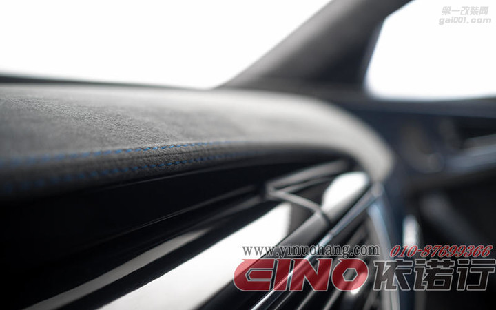 依诺行-奥迪RS6-蓝碳