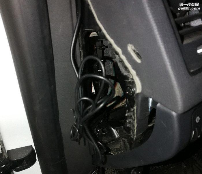 沃尔沃XC60改装圆盾汽车HUD抬头显示器