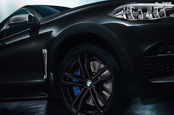 the-black-fire-edition-of-the-bmw-x5-m-and-bmw-x6-m-close.jpg