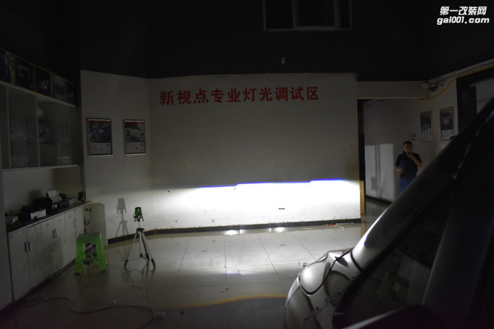 重庆新视点车灯奔驰威霆车灯改装亿耀LED双光透镜独立LED....