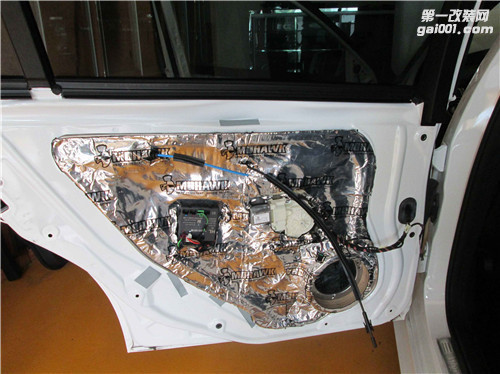 齐齐哈尔汽车音响改装-奔驰E260升级劲浪165WRC-龙军