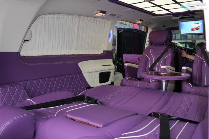 奔驰V250内饰改装，紫色华贵展现