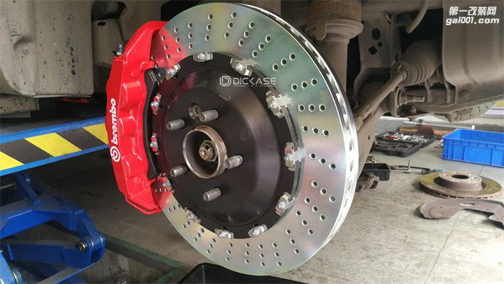 路虎揽胜刹车改装案例 brembo GT刹车前六后四套装