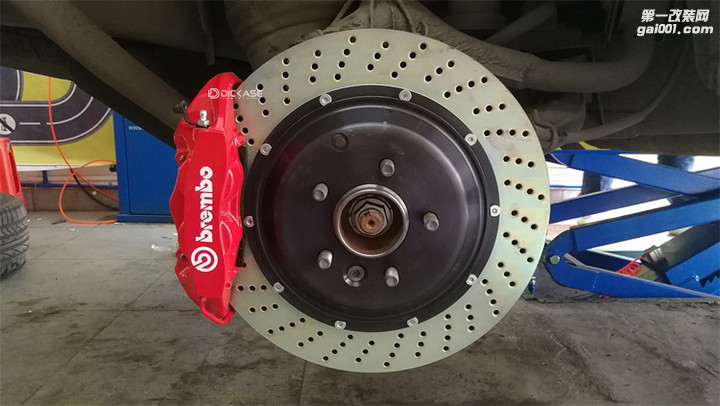 路虎揽胜刹车改装案例 brembo GT刹车前六后四套装